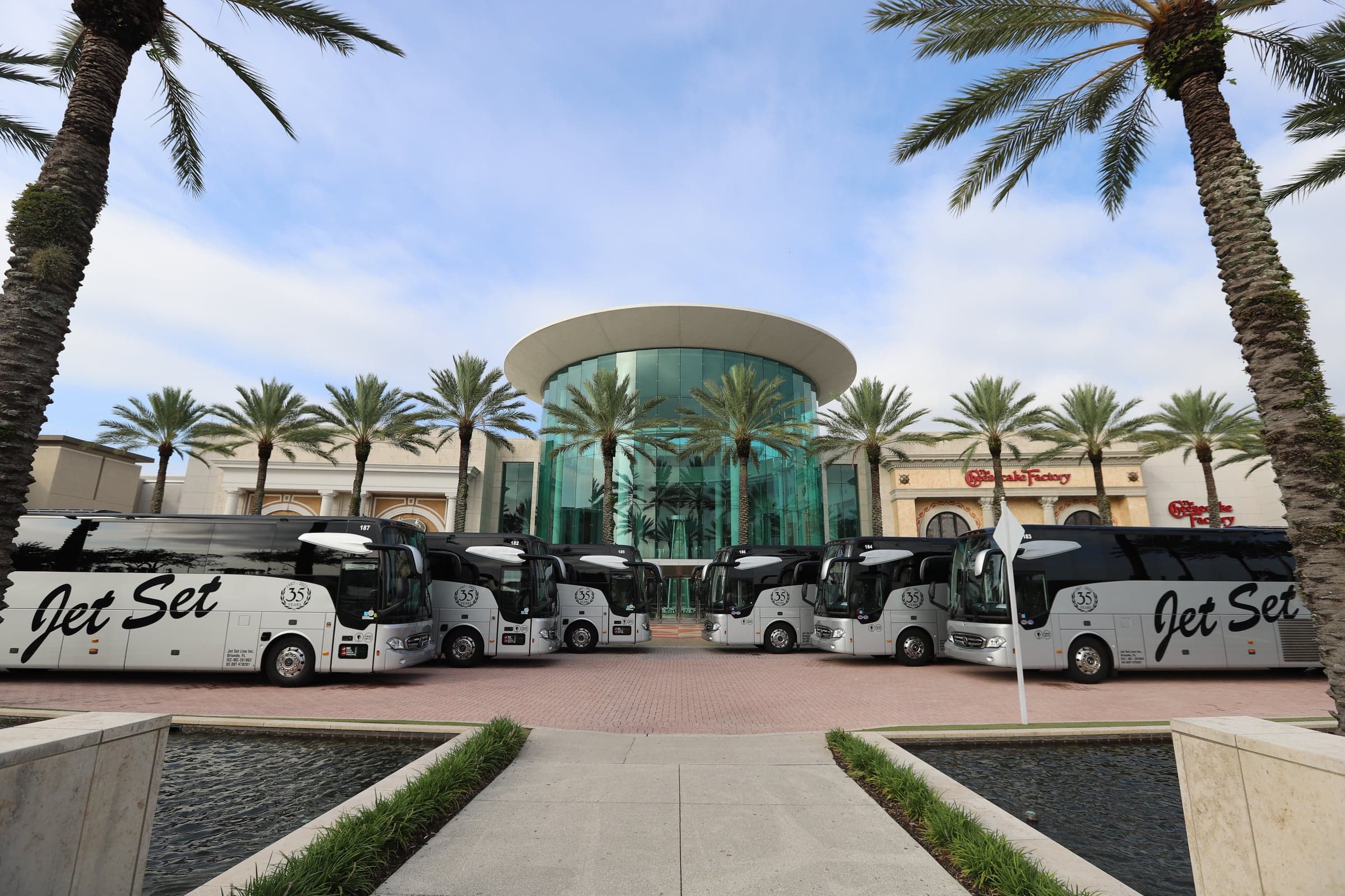 Mercedes-Benz Tourrider Premium exterior 1